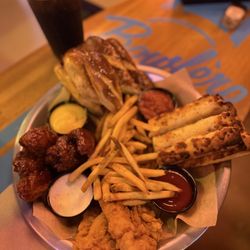 Bowlero Lyons - Ally's sampler