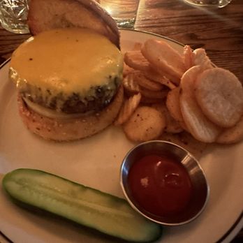 Red Hook Tavern - Dry Aged Cheeseburger - American Near Me - Brooklyn, New York Red Hook Tavern - Dry Aged Cheeseburger - American Near Me - Brooklyn, New York