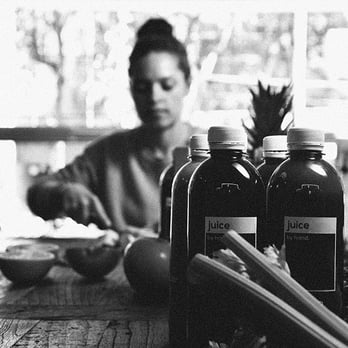 Juice by Hand - Jugos hechos, embotellados y numerados a mano. Hechos con amor. - Health Markets Near Me - México, D.F., DIF Juice by Hand - Jugos hechos, embotellados y numerados a mano. Hechos con amor. - Health Markets Near Me - México, D.F., DIF