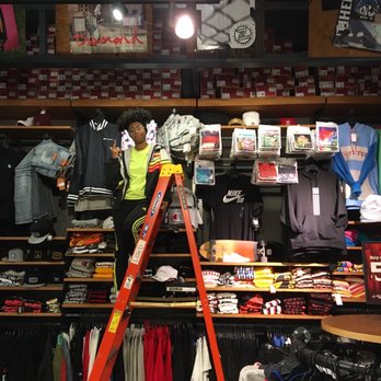 Zumiez - Shoe Stores Near Me - Pittsburgh, Pennsylvania Zumiez - Shoe Stores Near Me - Pittsburgh, Pennsylvania