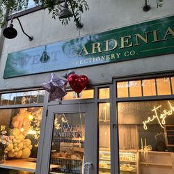 Sweet Gardenia - Outside