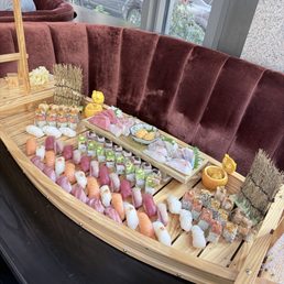 Sushi boat Sushi boat