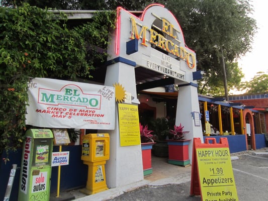 El Mercado Backstage by null