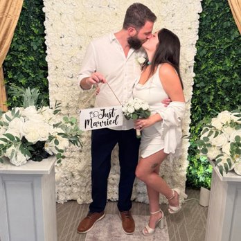 Dallas Wedding Officiants - Your "just married" moment deserves more than fluorescent courthouse lighting. - Officiants Near Me - Irving, Texas Dallas Wedding Officiants - Your "just married" moment deserves more than fluorescent courthouse lighting. - Officiants Near Me - Irving, Texas