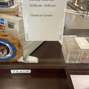 Chris' Ice Cream - Hours of Operation - Ice Cream & Frozen Yogurt Near Me - Indianapolis, Indiana Chris' Ice Cream - Hours of Operation - Ice Cream & Frozen Yogurt Near Me - Indianapolis, Indiana