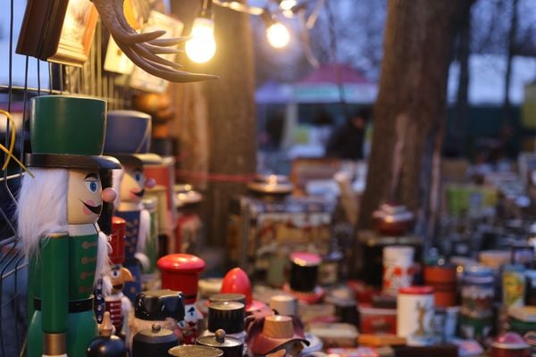 Mauerpark Flohmarkt by null