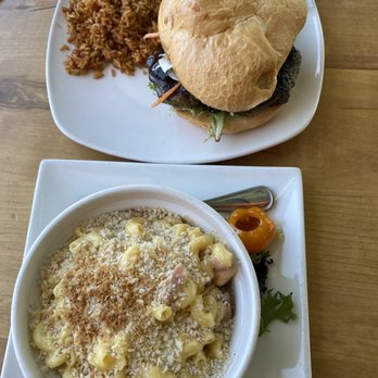Rocking V Cafe - Mac & Cheese with Ham and Banzai Burger - New American Near Me - Kanab, Utah Rocking V Cafe - Mac & Cheese with Ham and Banzai Burger - New American Near Me - Kanab, Utah