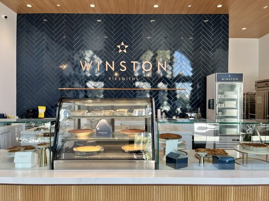 Winston Pies by null