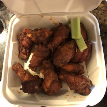 Hermann's Olde Town Grille - Wings - Pubs Near Me - Plymouth, Michigan