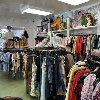 Flashbacks Recycled Fashion - Used, Vintage & Consignment Near Me - Carlsbad, California Flashbacks Recycled Fashion - Used, Vintage & Consignment Near Me - Carlsbad, California