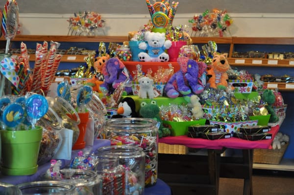 Putnam Pantry Candies, Ice Creams & Cafe by null