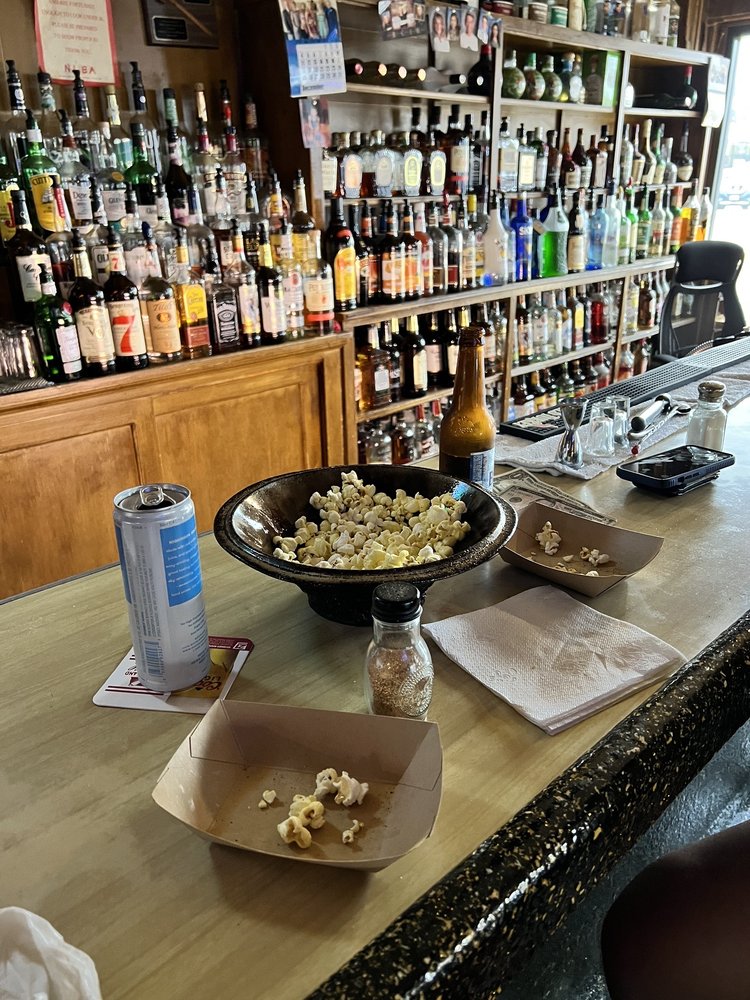 HUB BAR Updated August 2024 702 N Jeffers St, North Platte, Nebraska Beer, Wine & Spirits