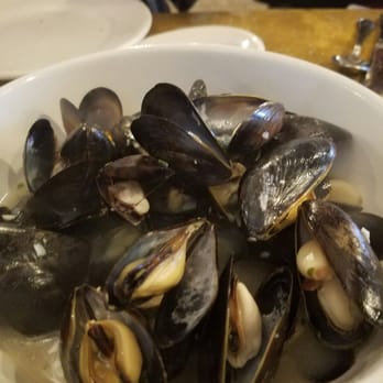 Gale's - Mussels in white wine sauce! So good! The complimentary bread goes pretty well dipped in the broth. - Italian Near Me - Pasadena, California Gale's - Mussels in white wine sauce! So good! The complimentary bread goes pretty well dipped in the broth. - Italian Near Me - Pasadena, California