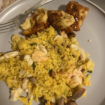 Green Garden - House fried rice and wontons with garlic sauce - Chinese Near Me - Wappingers Falls, New York Green Garden - House fried rice and wontons with garlic sauce - Chinese Near Me - Wappingers Falls, New York