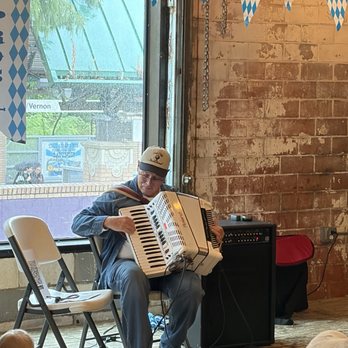 Oak Cliff Brewing - some polka music - Breweries Near Me - Dallas, Texas Oak Cliff Brewing - some polka music - Breweries Near Me - Dallas, Texas