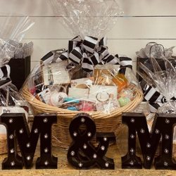 M & M Gifts