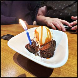 Boston Pizza - Birthday brownie and ice cream