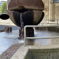 Kugelbrunnen-Skulptur