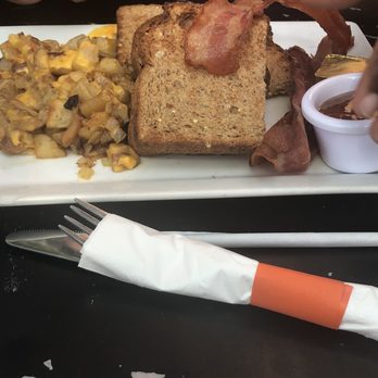 Daily Jam - Breakfast & Brunch Restaurant - Home fries, bacon and sausage - New American Near Me - Tempe, Arizona