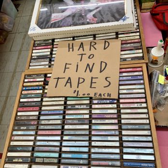 Hoke-E-Geez - Tapes and Elvis - Flea Markets Near Me - Bedford, Pennsylvania