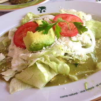 100 % Natural - Spinach and cheese enchiladas. The green sauce was a little too sour but overall a very nice dish. - Vegetarian Near Me - Cancún, ROO
