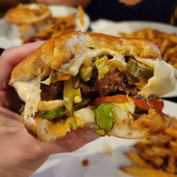 Magwyers Pub - Diablo burger