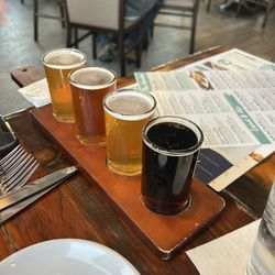 Freshwater Tavern - Craft beer flight