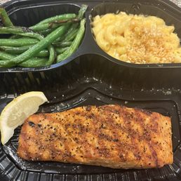 Fall 2025, Salmon with green beans, Mac & cheese Fall 2025, Salmon with green beans, Mac & cheese