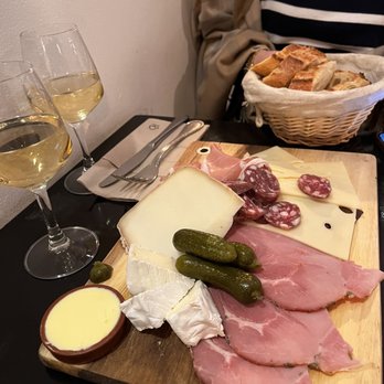 Café Valentin - French Near Me - Paris, 75