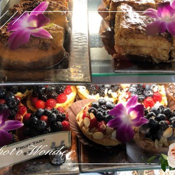 Urth Caffé-Pasadena - The desert looks pretty and delicious. - Cafes Near Me - Pasadena, California