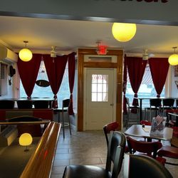 Momma’s Nashville Kitchen - Dining Area