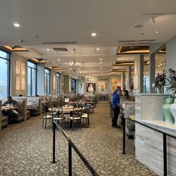 Paula Deen’s Family Kitchen - Inside