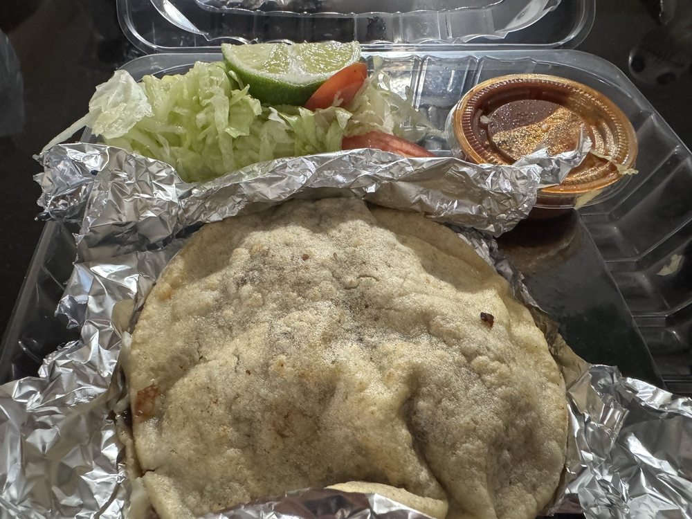 El Canton Tacos Y Pupusas