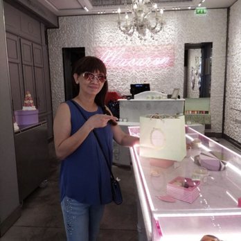 Ladurée - Mommy - Macarons Near Me - Paris, 75 Ladurée - Mommy - Macarons Near Me - Paris, 75