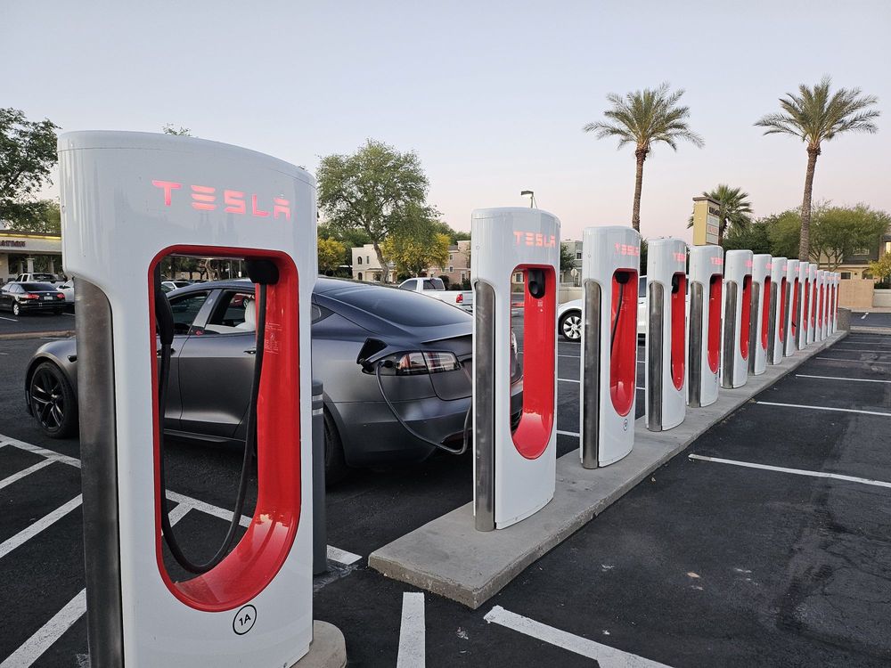 TESLA SUPERCHARGER EAST SHEA BLVD. Updated June 2024 8740 E Shea