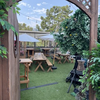FIVE on the Hill - Cocktail Bars Near Me - Universal City, California