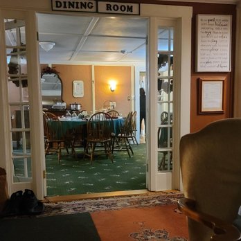 Fox Creek Inn - Dinning room - Hotels Near Me - Chittenden, Vermont Fox Creek Inn - Dinning room - Hotels Near Me - Chittenden, Vermont