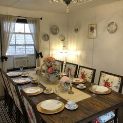 Comfort and Joy Florals - Gorgeous space to rent for parties, bridal showers, or whatever needs you may have for a group gathering.