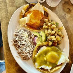 Patron Breakfast Diner - Juevos Divorciados