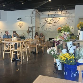 The Flower Kitchen - Interior - Cafes Near Me - Franklin, Tennessee
