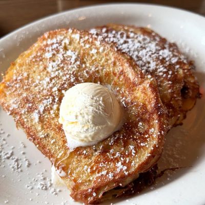 Cracker Barrel Old Country Store by null