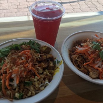 Zao Asian Cafe - Tofu Bowl (left), Chicken Bowl (right) - Asian Fusion Near Me - Riverdale, Utah Zao Asian Cafe - Tofu Bowl (left), Chicken Bowl (right) - Asian Fusion Near Me - Riverdale, Utah