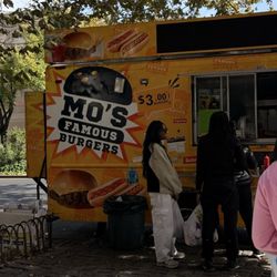 Mo's Burgers