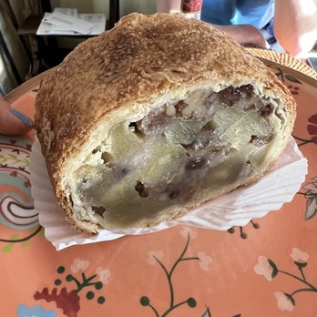 La Guli Pastry Shop - Apple strudel - Bakeries Near Me - Astoria, New York La Guli Pastry Shop - Apple strudel - Bakeries Near Me - Astoria, New York