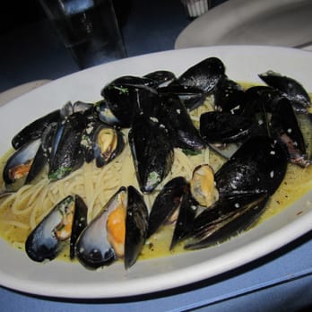 Edo's Squid - Not the best...mussels in their white sauce over spaghetti - Italian Near Me - Richmond, Virginia Edo's Squid - Not the best...mussels in their white sauce over spaghetti - Italian Near Me - Richmond, Virginia