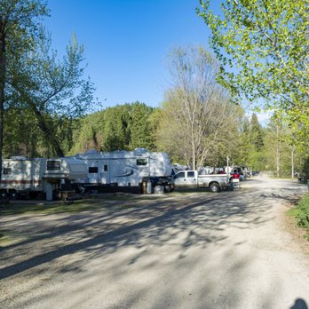 River Ranch Rv Park - Spaes 1-10 - RV Parks Near Me - Quincy, California River Ranch Rv Park - Spaes 1-10 - RV Parks Near Me - Quincy, California
