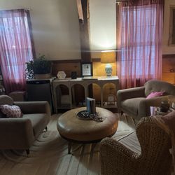 Parallel Skin Spa - I love how cozy and inviting everything felt
