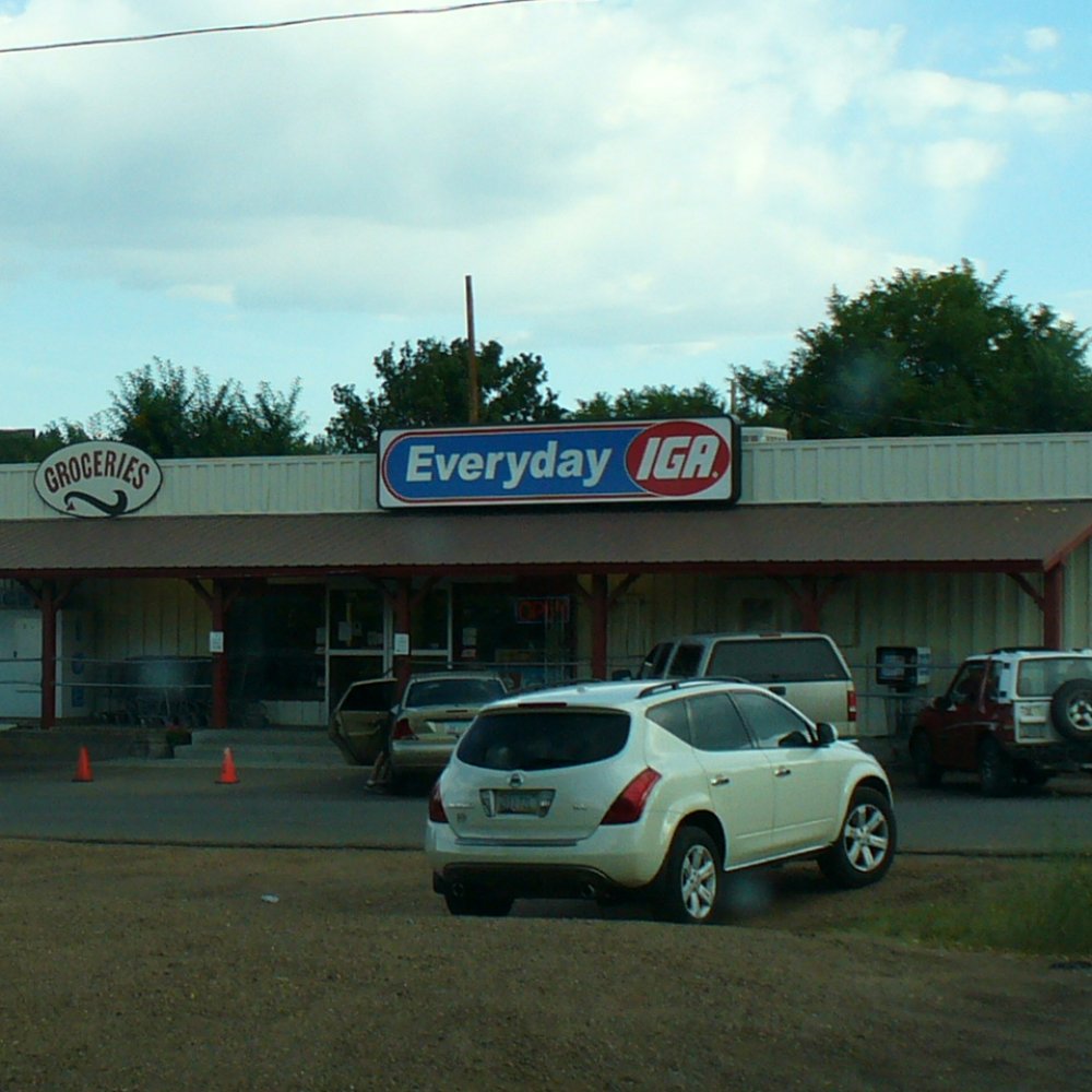 the outside of a grocery store