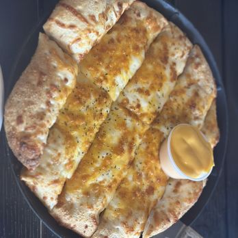 Big Woods Pizza - Nashville - Cheesy Bread - Pizza Near Me - Nashville, Indiana Big Woods Pizza - Nashville - Cheesy Bread - Pizza Near Me - Nashville, Indiana