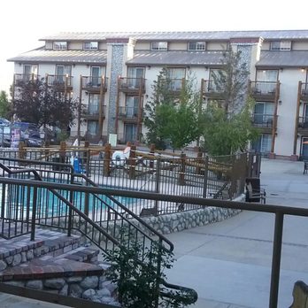 Holiday Inn The Lodge at Big Bear Lake - Beautiful resort. The toilet constantly ran, the heat/Air rattling loudly can't hear a phone cal and the bed is hard as a rock. - Big Bear, CA